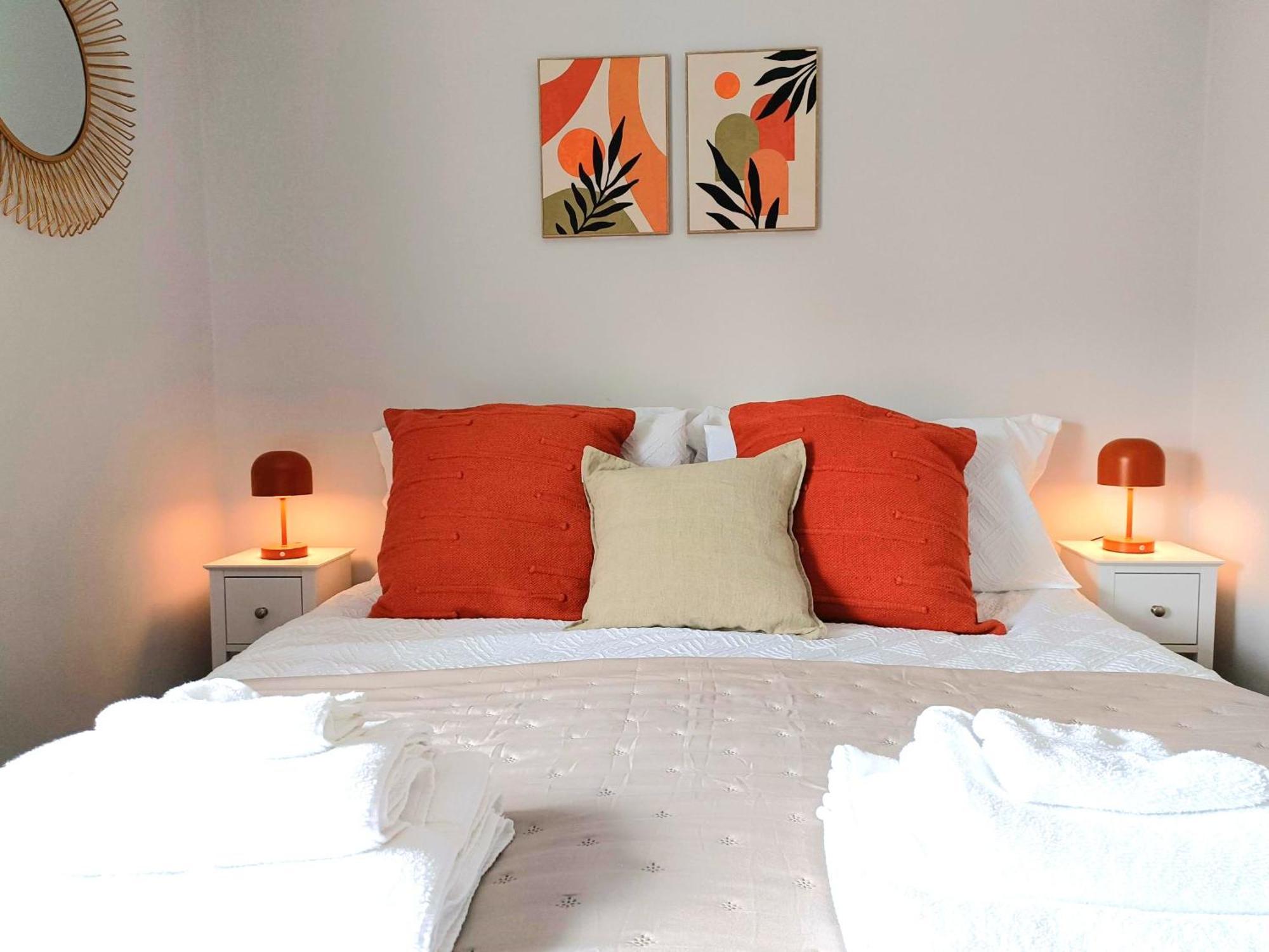 Charming Terrace Home In Whitchurch Whitchurch  Bagian luar foto